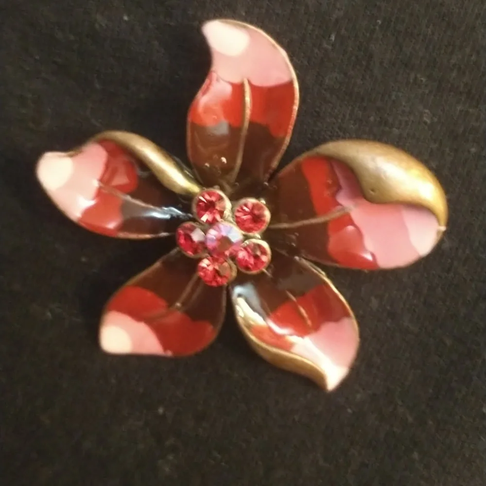 Enamel rhinestone brooch. - Picture 1 of 8